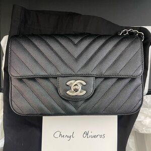 17B Mini Chanel Black Iridescent Chevron Leather Shoulder Bag